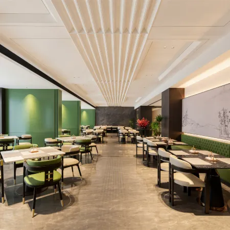 Rezen Hotel （Handan East Railway Station）