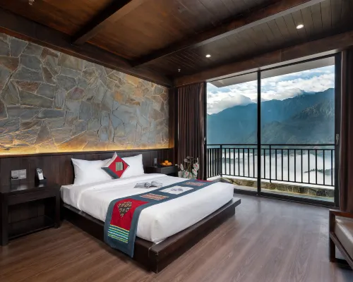 TIME Restaurant & Homestay Sa Pa Hotels in Sapa