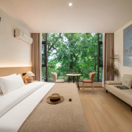 Lanyue Hotel