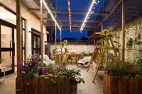 Yunqi Shangshe Boutique Stay (Tekes Lijie Bagua City) - Hot Tub