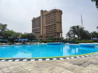 Al-Mansour Hotel - Parkplatz