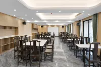 ZHONGJUN Zhongjun Hotel (Qingyuan Guangqing Avenue Qingcheng Station) - Airport Shuttle