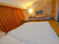 Zhixiang University Homestay (Hezhou University West Campus) - 2 ดาว