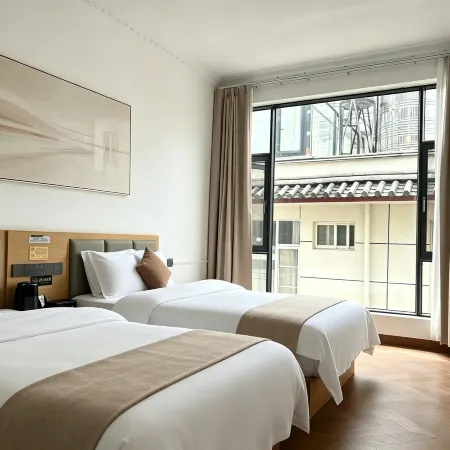 Haojing Hotel (Lijiang High-Speed Railway Station)