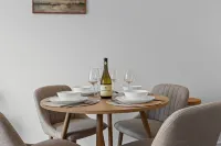 Stylish Central Warrington Stay | Free Parking - Condos