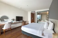 Vela Cat Ba Beach Resort, Flamingo Sea & Sand Residence - vue sur la montagne