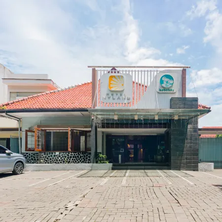 RedDoorz Plus @ Cipaganti Street 3 Hotels in Bandung City