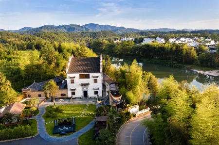 Yunshui Yishe Hostel Отели рядом с достопримечательностью «Yancun Ancient Building Complex in Ming and Qing Dynasties»