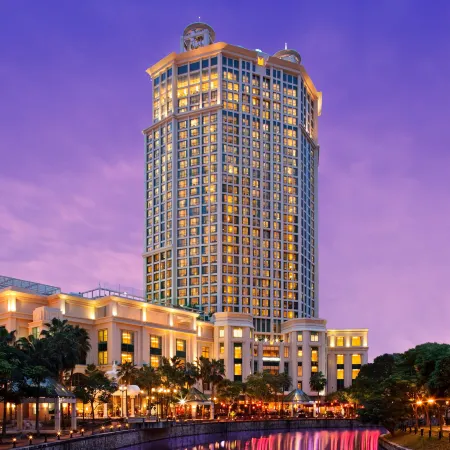 Grand Copthorne Waterfront Hotel Singapore Отели рядом с достопримечательностью «Торговый центр Orchard Gateway»