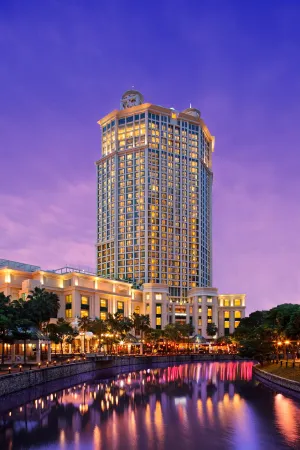 Grand Copthorne Waterfront Отели рядом с достопримечательностью «Block 18 HDB Dover Crescent»