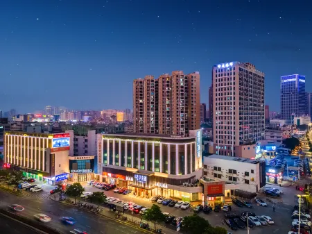 ECHARM Hotel (Shenzhen International Convention and Exhibition Center Jingji Baina Branch)