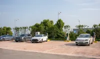 重慶空港Novotelホテル - 駐車場