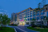Oufan Hotel (Pengzhou Nanbu New Town) Hotel dekat Pengzhou Sports Center