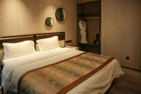 Golden Central Hotel (Shenzhen Convention & Exhibition Center)