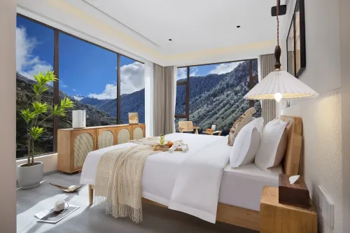 Mushan Yingxue Holiday Bieyuan (Siguniangshan Changpinggou Scenic Area) Hotels in Xiaojin County