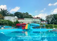 โรงแรมรีสอร์ทไป๋ฮวา - สวนน้ำ