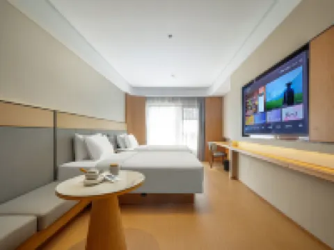 JI Hotel (Yueyang Dadao Bubugao Square)
