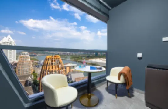 西雙版納景洪六國江居酒店（告莊西雙景星光夜市店）