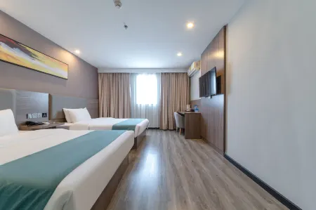 7Days Inn Hotel (Zhuzhou Hongqi Square) Отели рядом с достопримечательностью «College of Science and Technology, Hunan University of Technology»