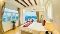 La Mandarina Hotel & Travel at 13 Hang Hanh Street