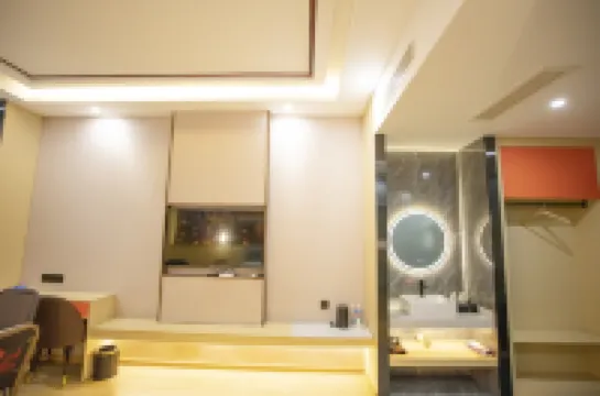 โรงแรมอัจฉริยะว่านเฟิง (ถนนชนชาติมินซู หลานชาง)