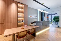 Zibo Qifeng Hotel (Ceramic Glass Pavilion Muyang Village Barbecue Shop)