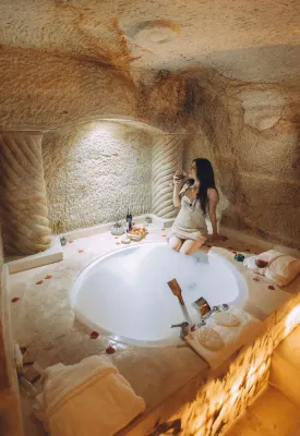 Tale Cave Inn
