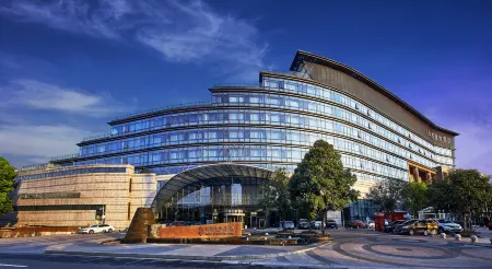 Wuhan Maya Gleetour Hotel Отели рядом с достопримечательностью «The Luoyan Island»