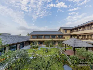 Secluded Longwan Hot Spring Hotel