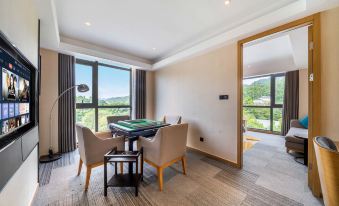 Days Inn Chongqing (Lushan Light Rail Station)