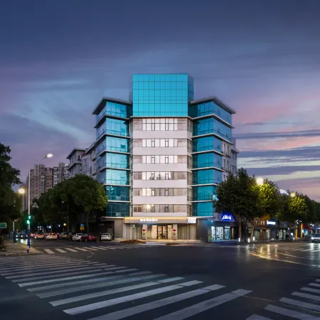 Homeinn Selected Hotel (Jiangyin Ba Bai Ban Renmin East Road)