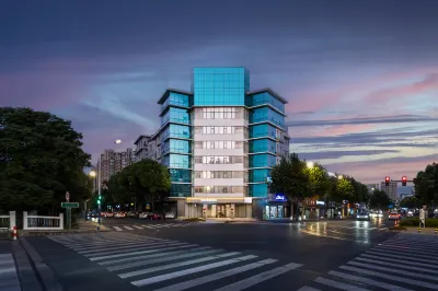 Homeinn Selected Hotel (Jiangyin Ba Bai Ban Renmin East Road) Hotel dekat Hongqiao New World