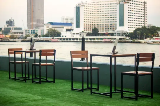 Anandpura Riverside Hotel Отели рядом с достопримечательностью «Ват Арун»