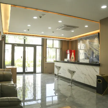 Kaiyue Xingchen Hotel (Tacheng Honglou Museum)