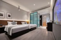 Huanyue Hotel (Jingmen Baimeng Huigu Yiwei Branch)