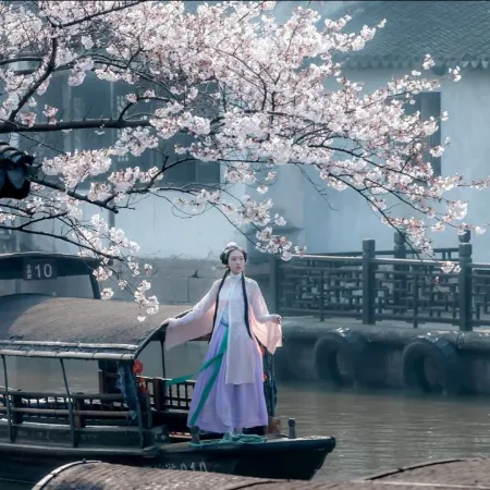 Guiyin Shiguang Zhixiang Audio and Video Inn (Chuxiong Yiren Ancient Town Scenic Area)