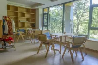 Am Courtyard
