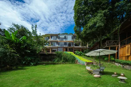 Yehouxi Homestay Отели в г. Яань