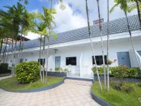 The Coconut Nanai Resort Phuket Hoteles cerca de Playa Freedom