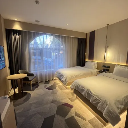 Galaxy Hotel (Beijing Wukesong Wanshou Road Subway Station Branch) Отели рядом с достопримечательностью «Станция метро Wanshoulu»