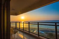 Zhonghai Vacation Homestay (Shantounan Railway Zhonghai Golden Coast Water Park)