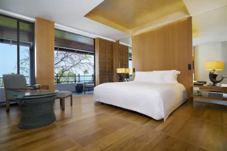 Chiva-Som International Health Resort Отели рядом с достопримечательностью «Hua Hin Clock Tower»