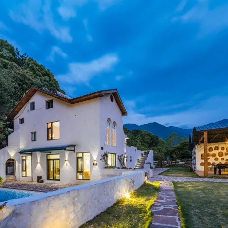 Floral Hotel· Jiujiang Lezhou Manor Homestay(Donglin Temple Branch of Lushan Cableway)