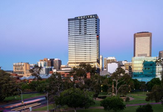 2. 소피텔 애들레이..