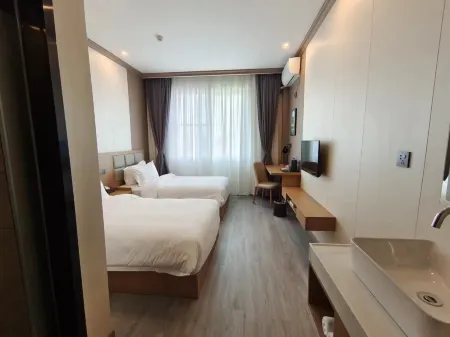 Longxiangfei Express Hotel Отели рядом с достопримечательностью «Nanchong Professional Technic College»