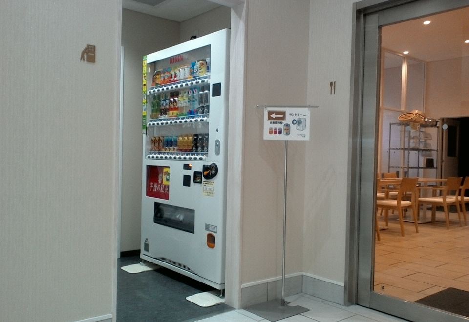 반데 호텔 오사카의 깔끔한 객실 내부