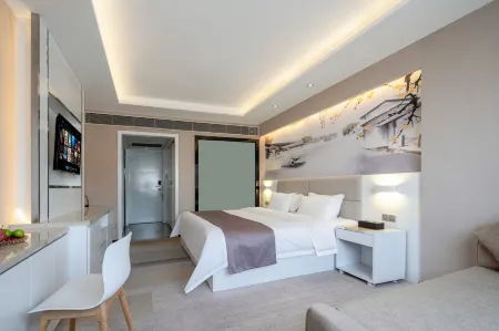 Hengyuan Holiday Hotel Отели рядом с достопримечательностью «Hejiang Attic»