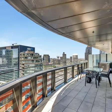 Melbourne Lifestyle Apartments - Best Views on Collins