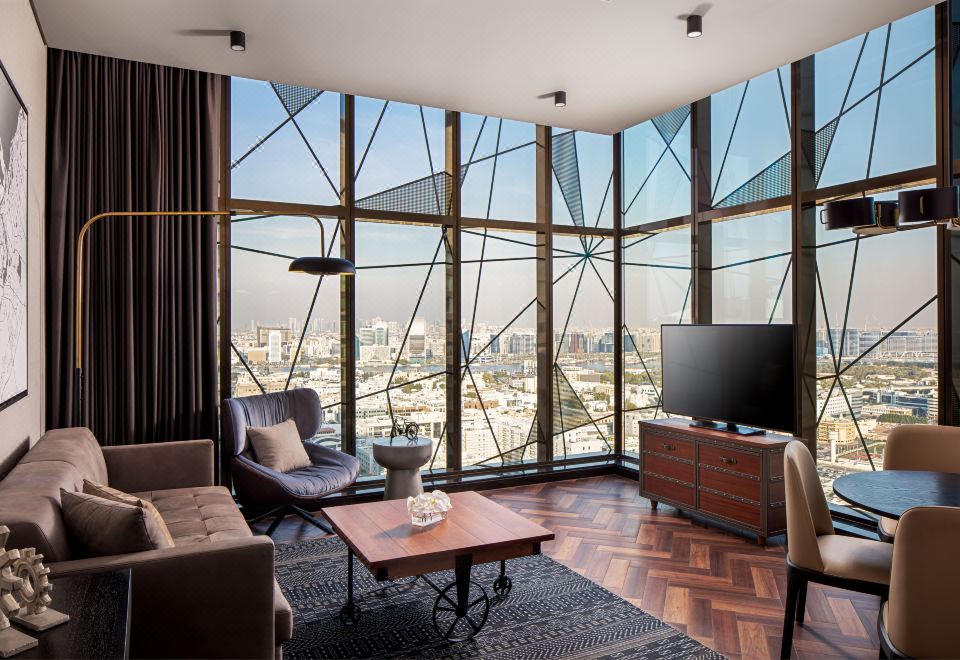 더블트리 바이 힐튼 두바이 에 스퀘어 호텔 & 레지던스 수영장