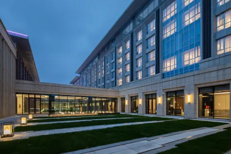 Grand Skylight Hotel, Dingsheng, Fengcheng Отели рядом со станцией Fengchengdong Railway Station